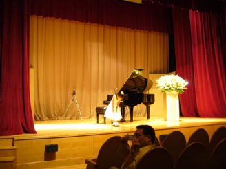 Mizuki-Piano.JPG